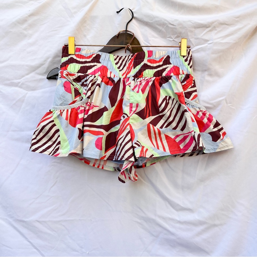 FREE PEOPLE | GET YOUR FLIRT ON PRINTED SHORTS IN MOONLIGHT COMBO SIZE SMALL - Picture 2 of 6